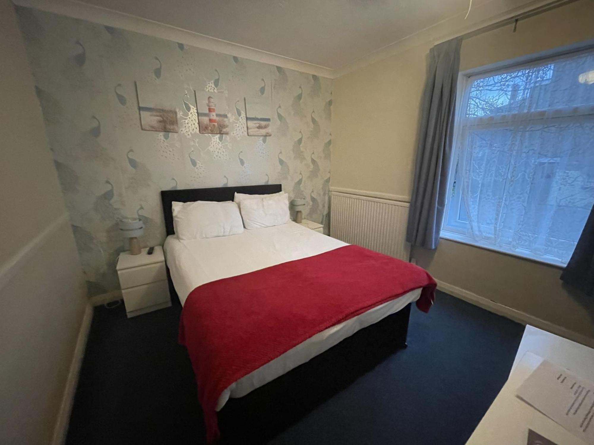 The Dolphin Hotel Great Yarmouth Room photo